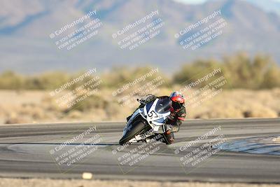 media/Dec-07-2025-CVMA (Sun) [[3e7d2de5dc]]/Race 17-Amateur Formula Middleweight/